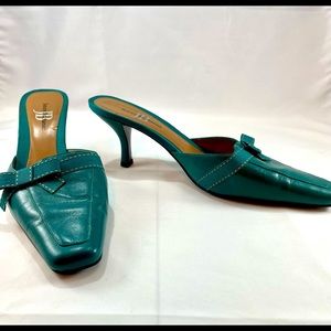 Jenny Buchanan teal colored 2 1/2” heels